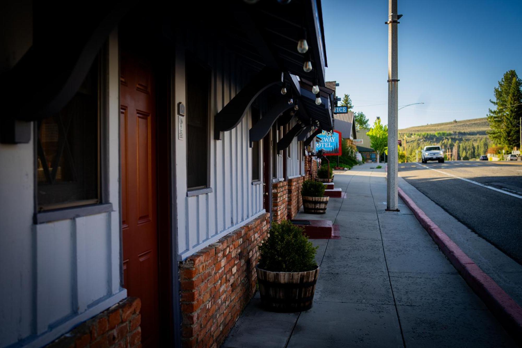 Yosemite Gateway Motel Lee Vining Esterno foto